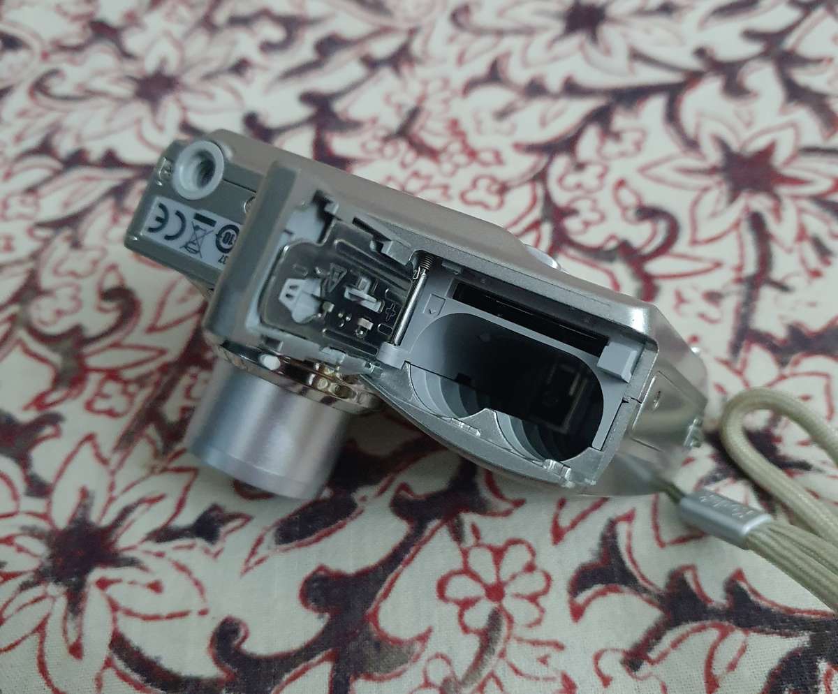 HD PVR Decoder with Remote & Kodak Camera with Bag and Charger ( Untested )