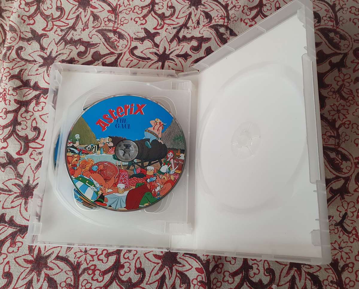 Asterix 7 Crazy Adventures DVD Movie Set ( 1 Disc Missing )