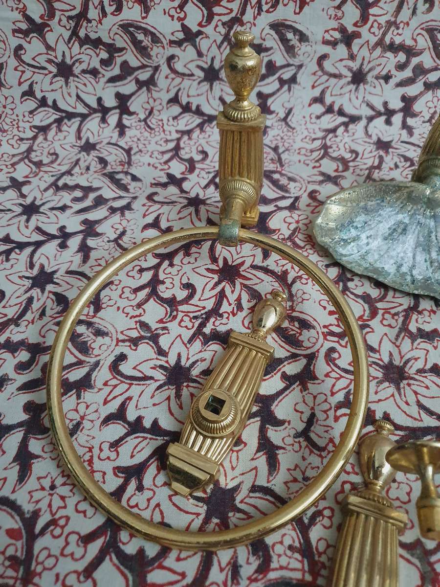 Vintage Styled Metal Bathroom Appliances