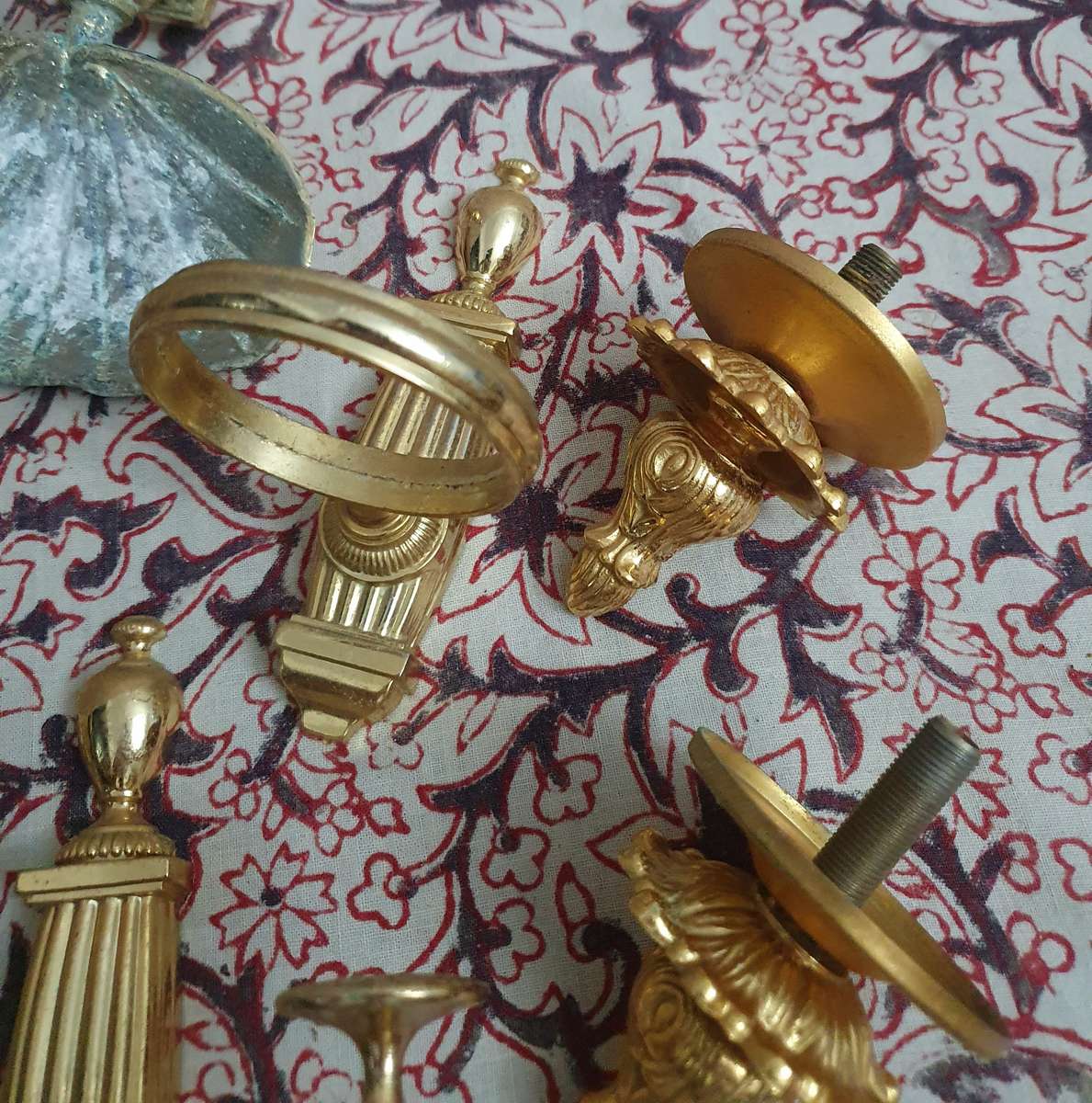 Vintage Styled Metal Bathroom Appliances