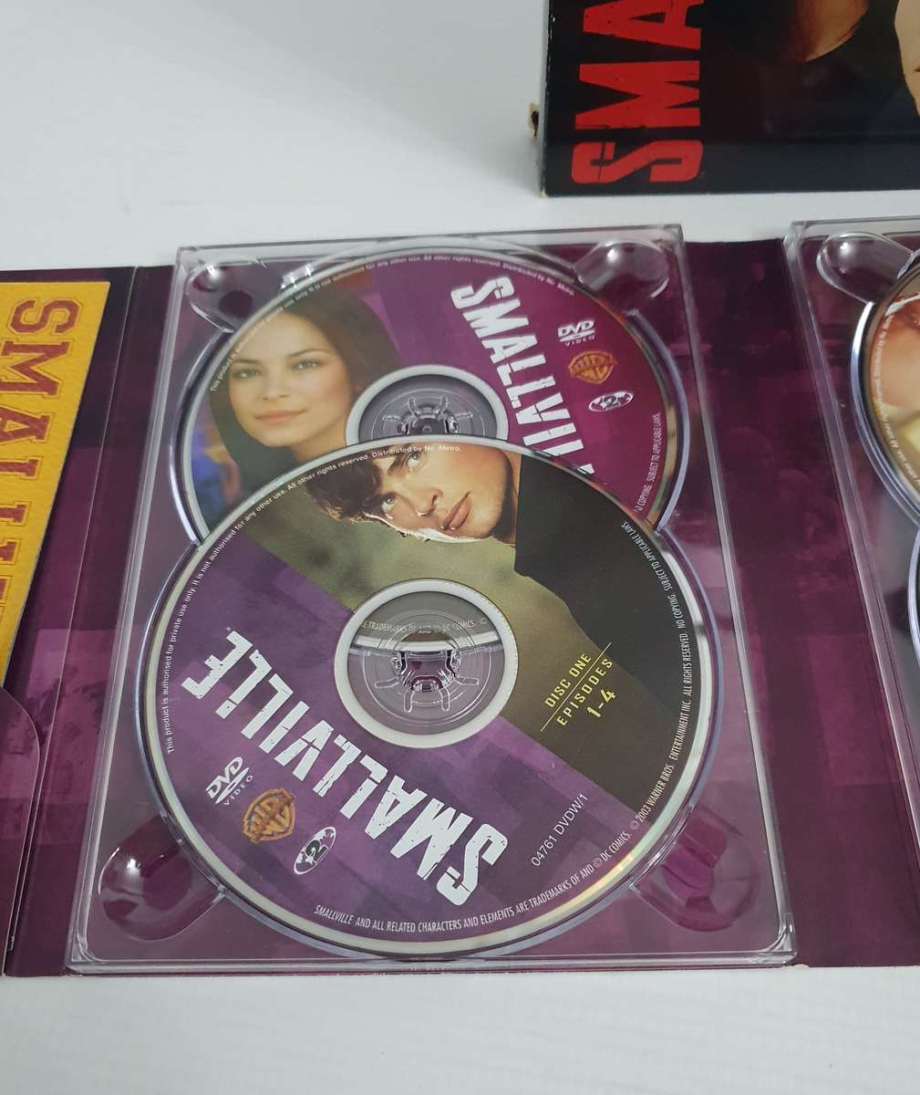 Smallville Season 3 Box Set ( 1 Disc Missing, Untested )