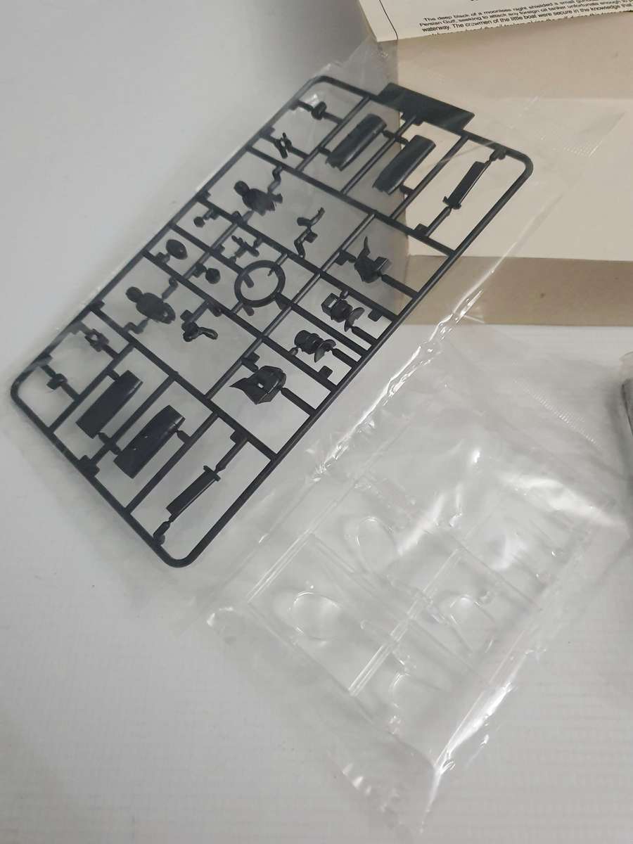 McDonnell Douglas MH-6 Stealth Quiet Attack Helicopter Academy Minicraft Model Kit 1:48th