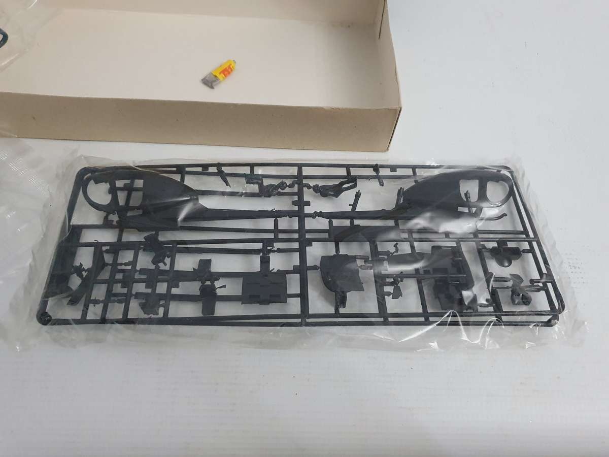 McDonnell Douglas MH-6 Stealth Quiet Attack Helicopter Academy Minicraft Model Kit 1:48th