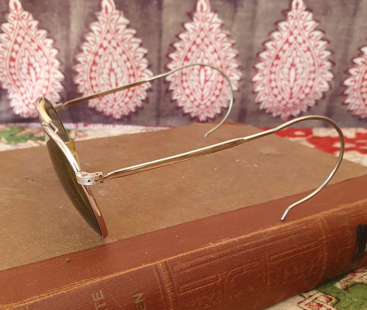 Vintage F-343 Pilot Sunglasses in Case