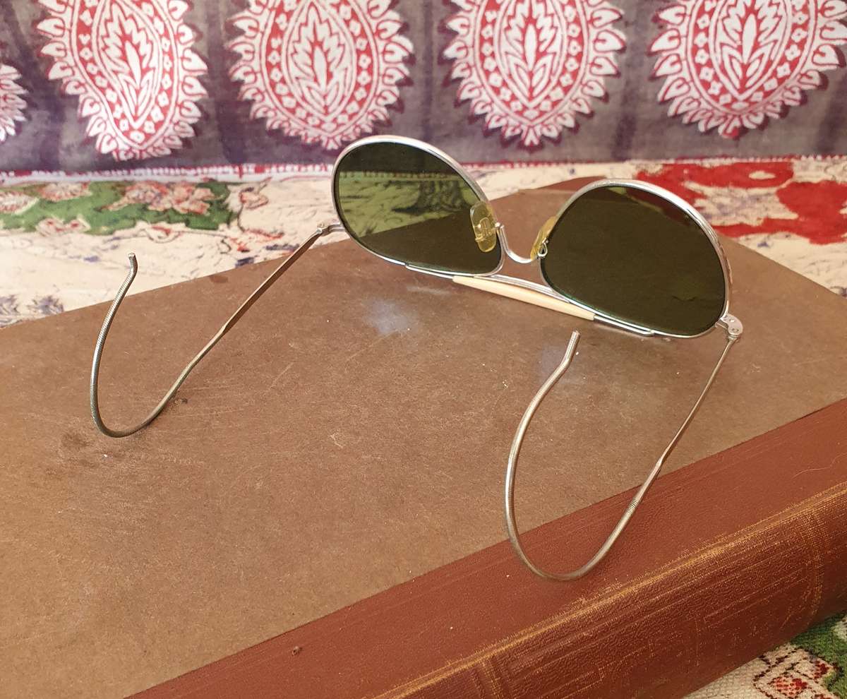 Vintage F-343 Pilot Sunglasses in Case
