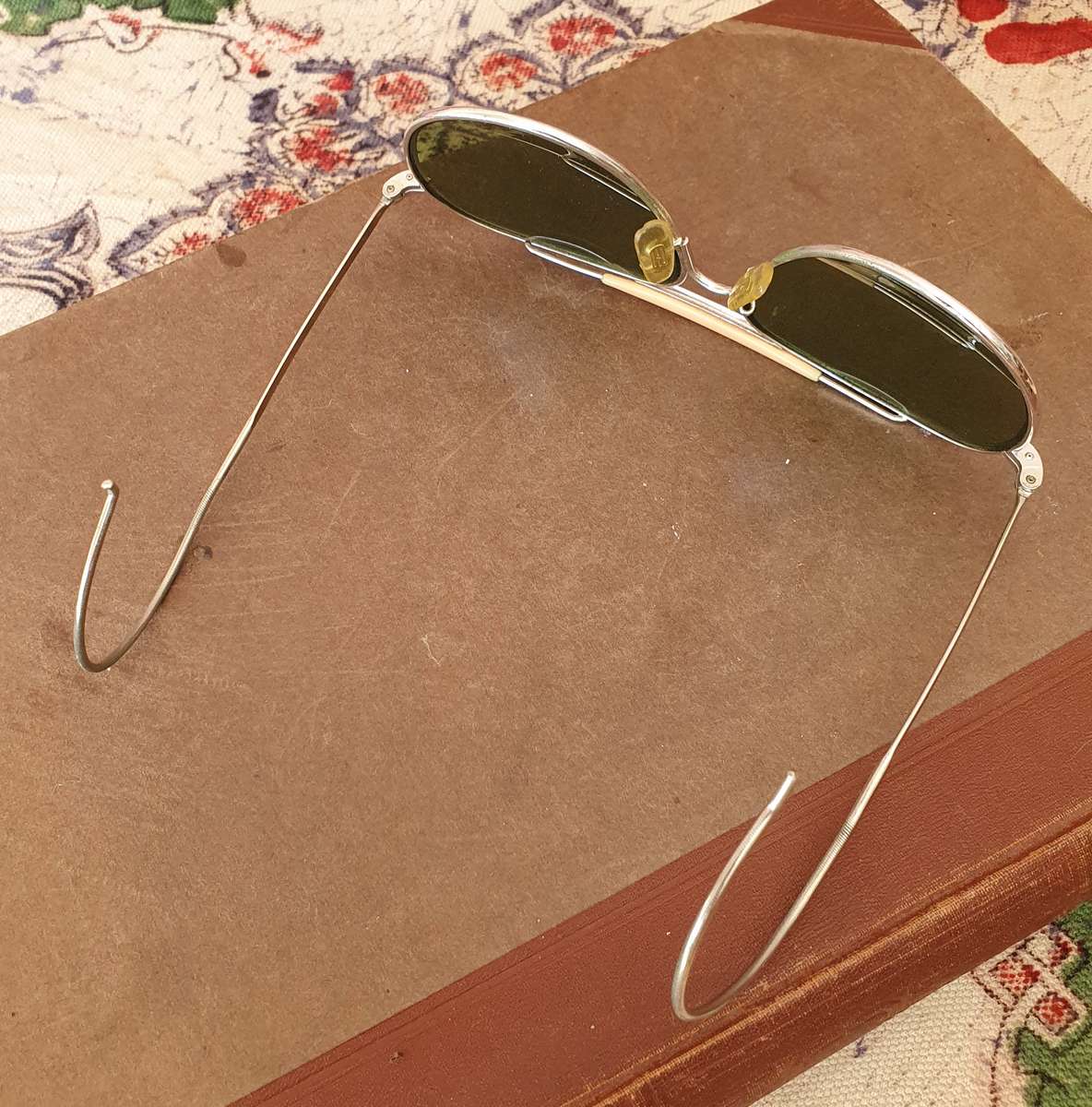 Vintage F-343 Pilot Sunglasses in Case