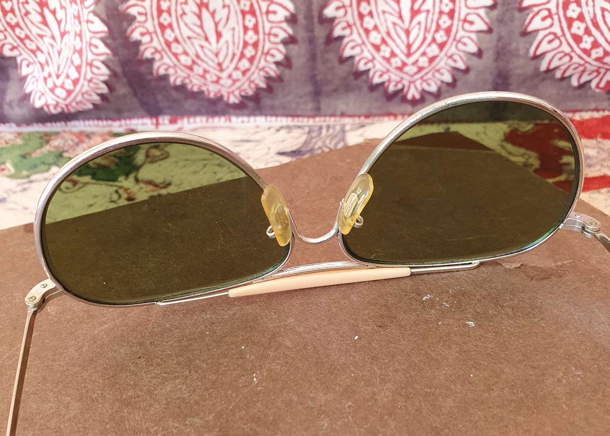 Vintage F-343 Pilot Sunglasses in Case