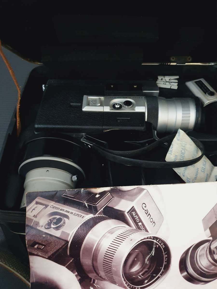 Cannon Super 8 Auto Zoom 518 in Leather Cannon Carrier