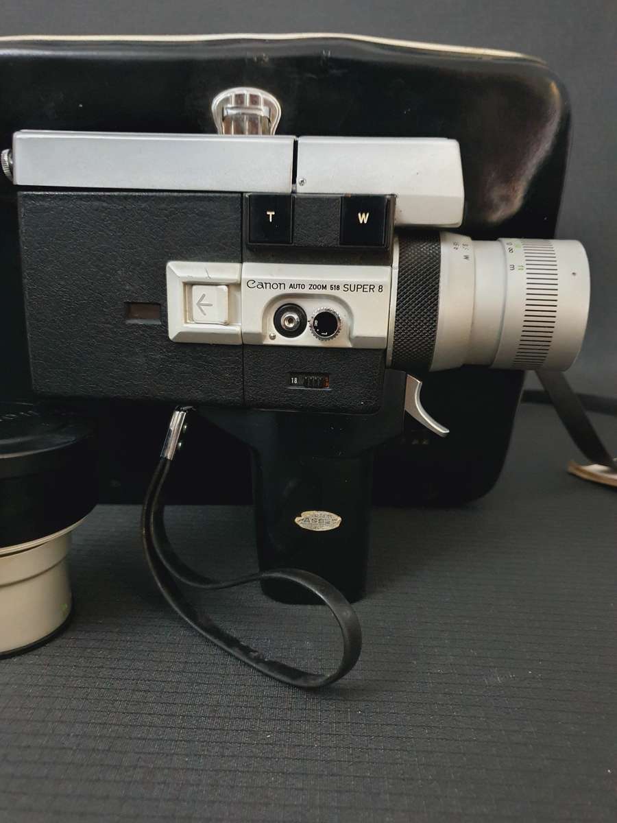 Cannon Super 8 Auto Zoom 518 in Leather Cannon Carrier