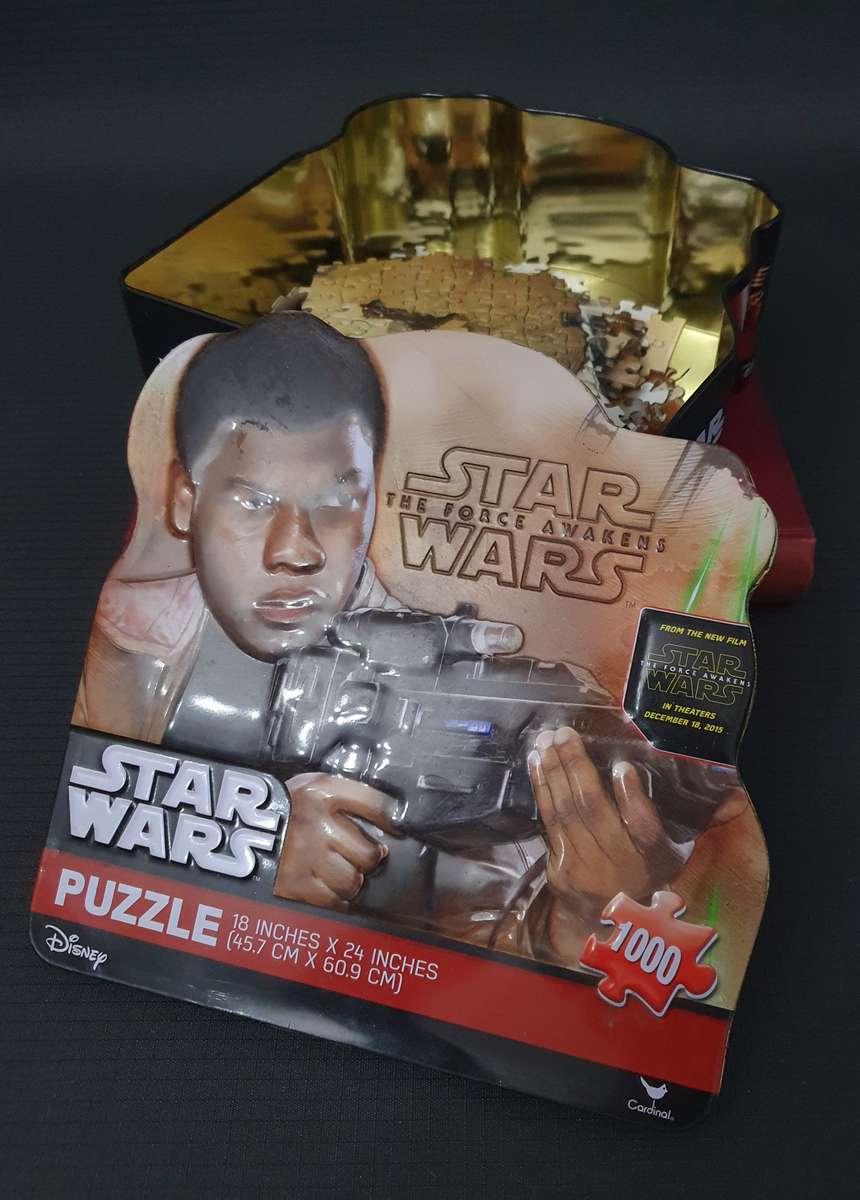 Starwars The Force Awakens Puzzle in Metal Tin ( Complete )