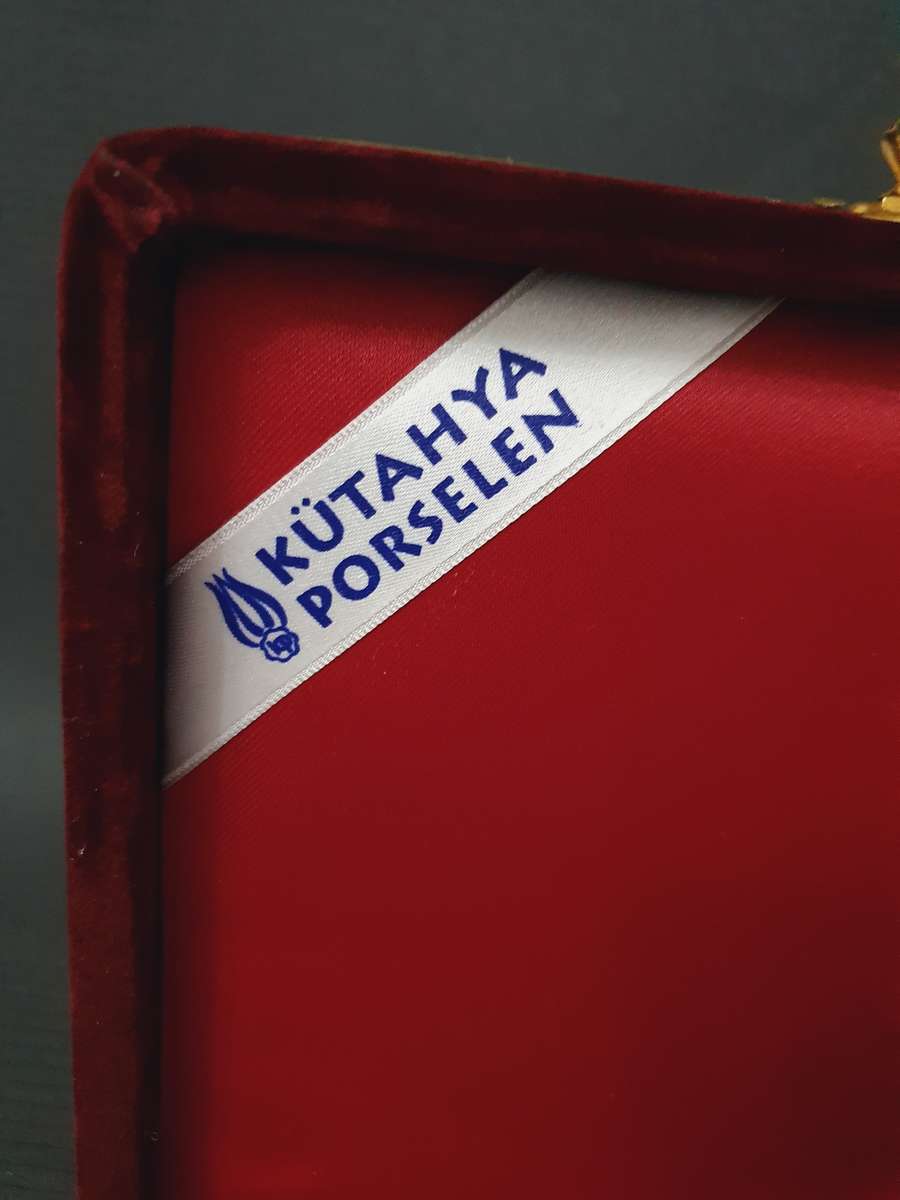 Vintage Kütahaya Porselen Hand Painted Decorative Plate in Maroon Velvet Box Turkish