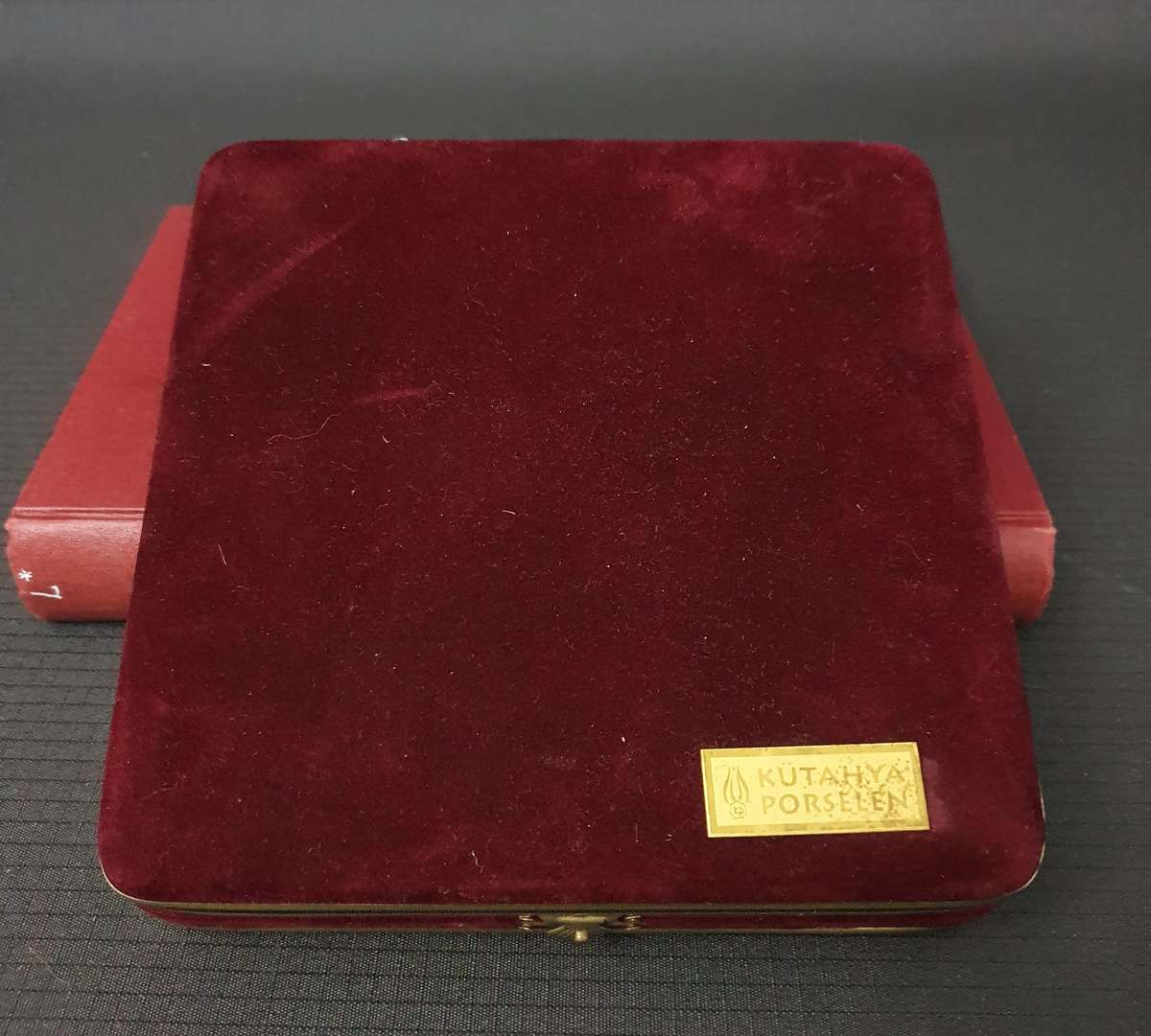 Vintage Kütahaya Porselen Hand Painted Decorative Plate in Maroon Velvet Box Turkish