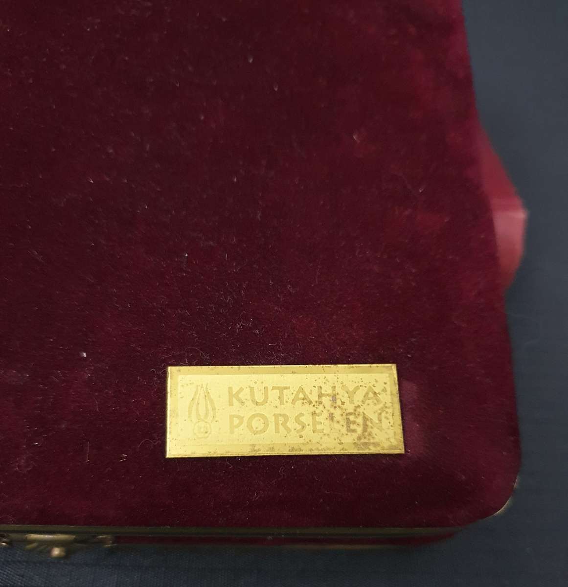 Vintage Kütahaya Porselen Hand Painted Decorative Plate in Maroon Velvet Box Turkish