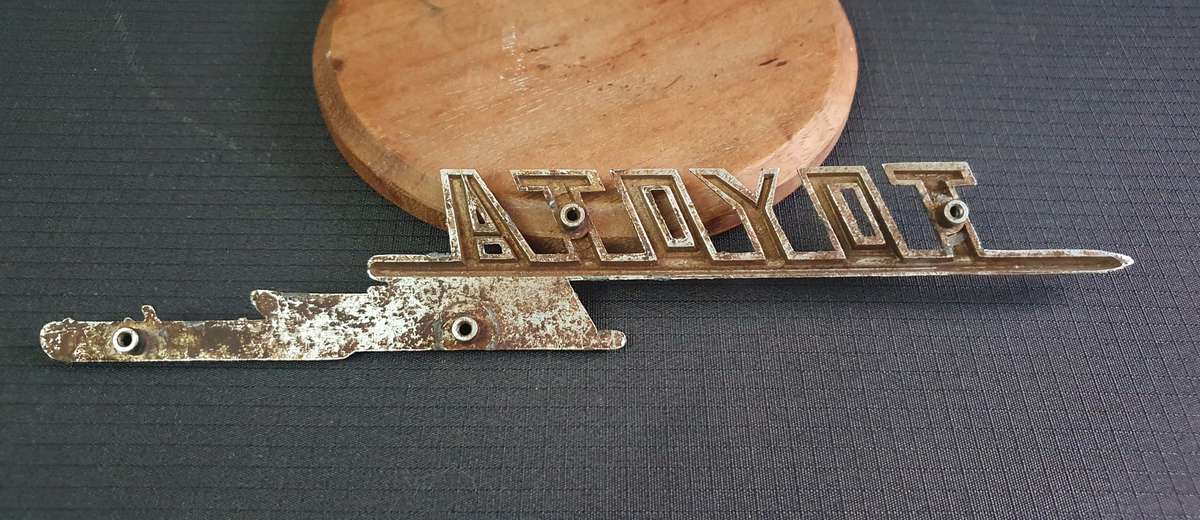 Genuine Vintage 1969 -1973 Toyota Land Cruiser Fender Emblem