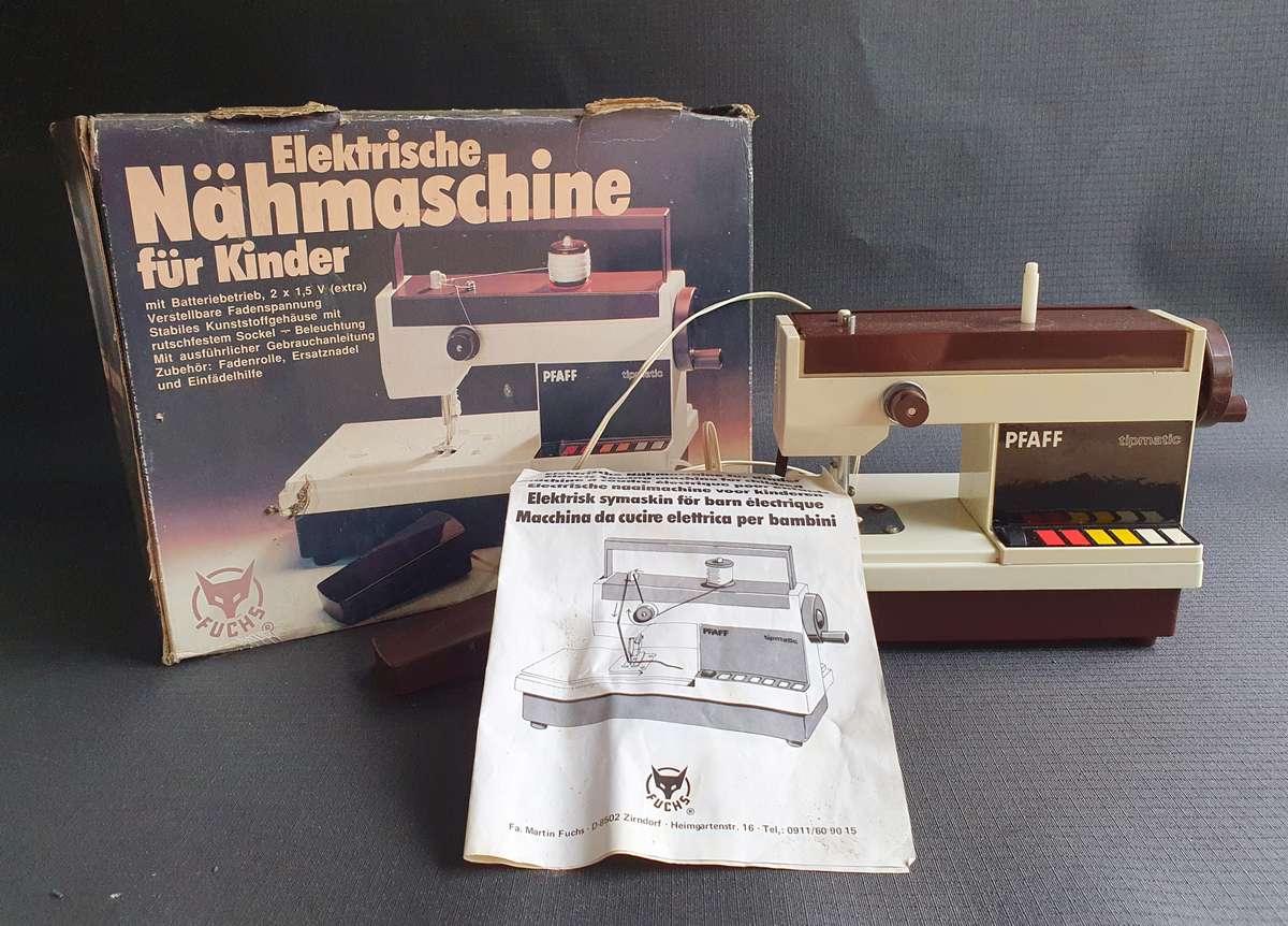 Vintage PFAFF German Electric Children's Plastic Sewing Machine ( Untested )