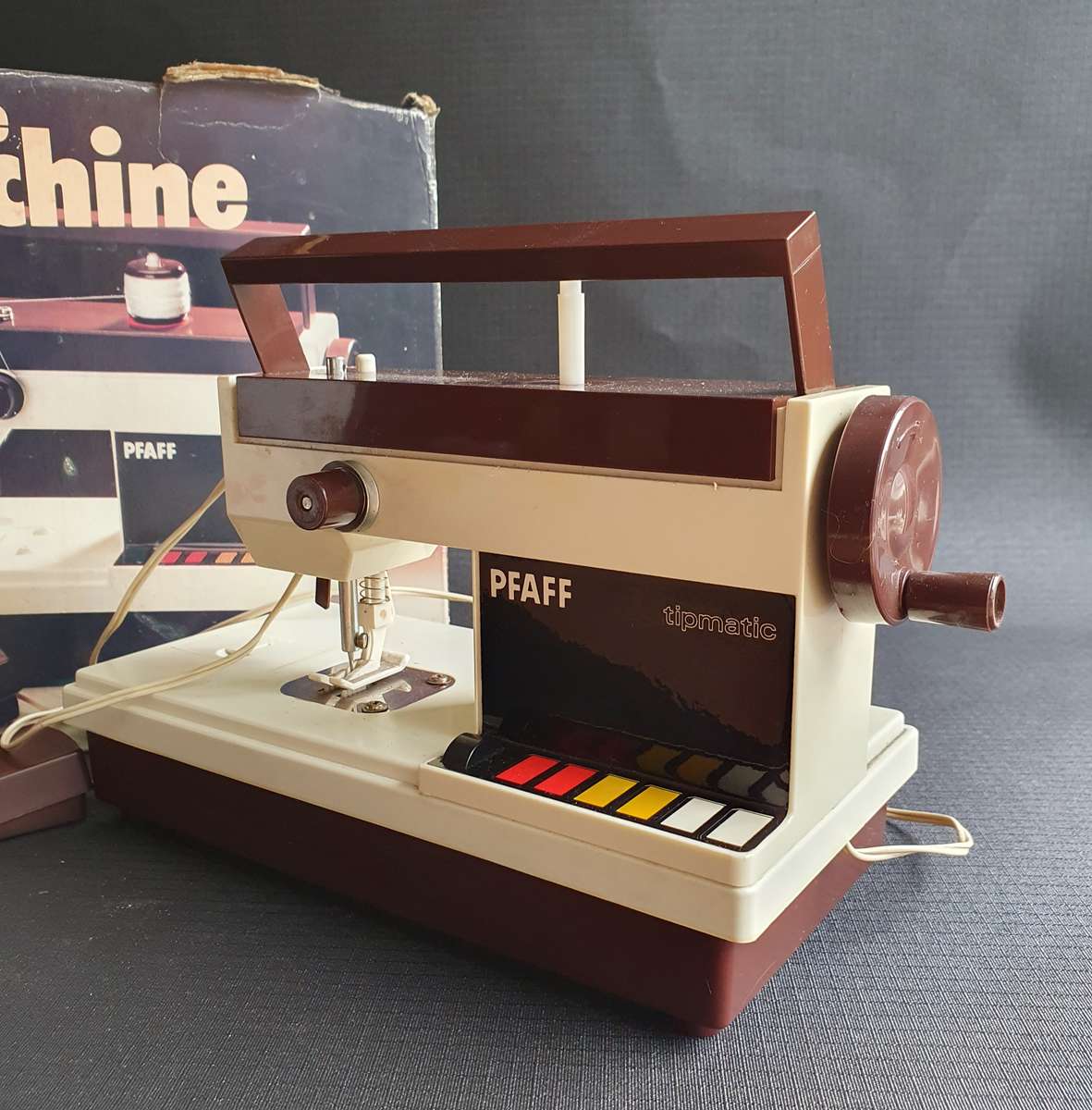 Vintage PFAFF German Electric Children's Plastic Sewing Machine ( Untested )