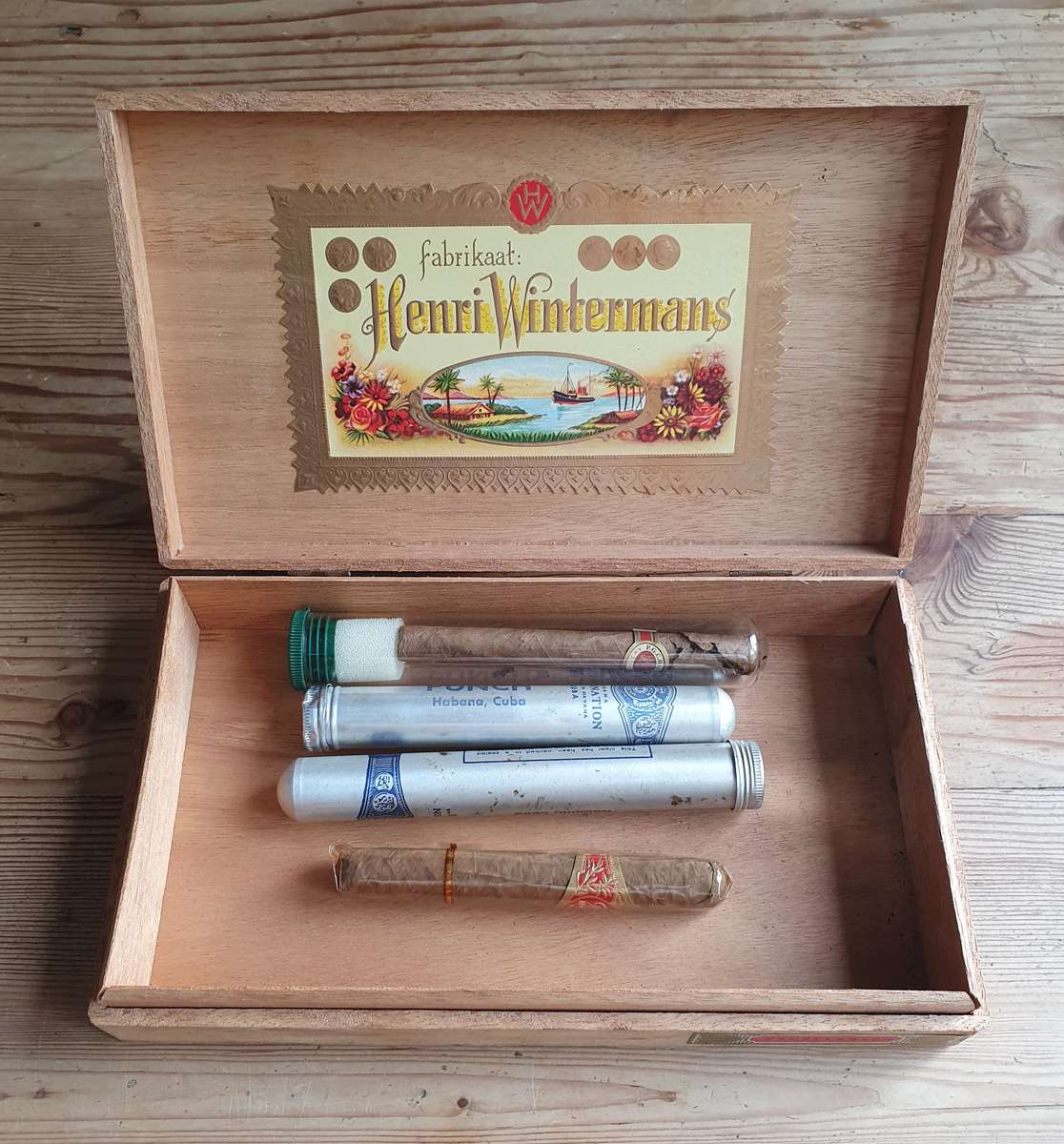 Fabrikaat HenriWintermans Cigar Box with Punch Haban Cuban Cigars
