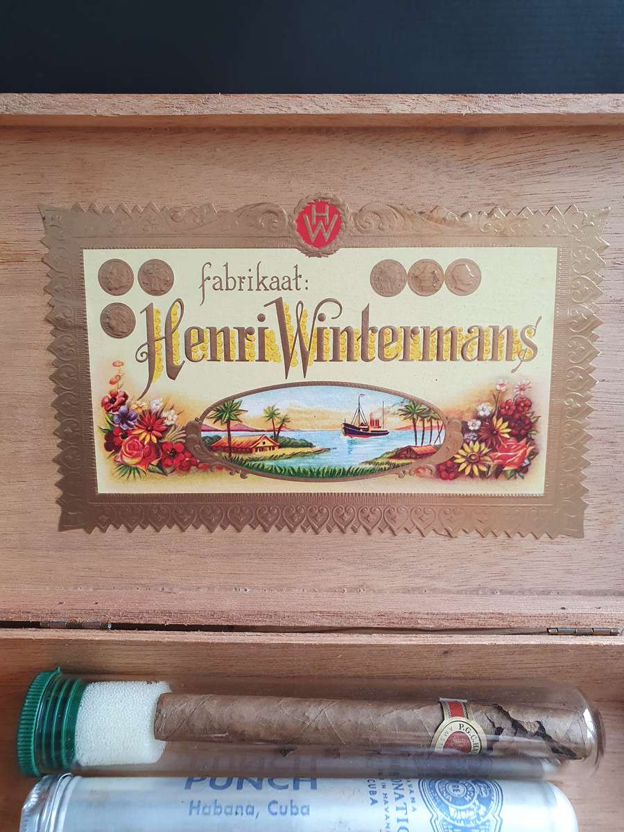 Fabrikaat HenriWintermans Cigar Box with Punch Haban Cuban Cigars
