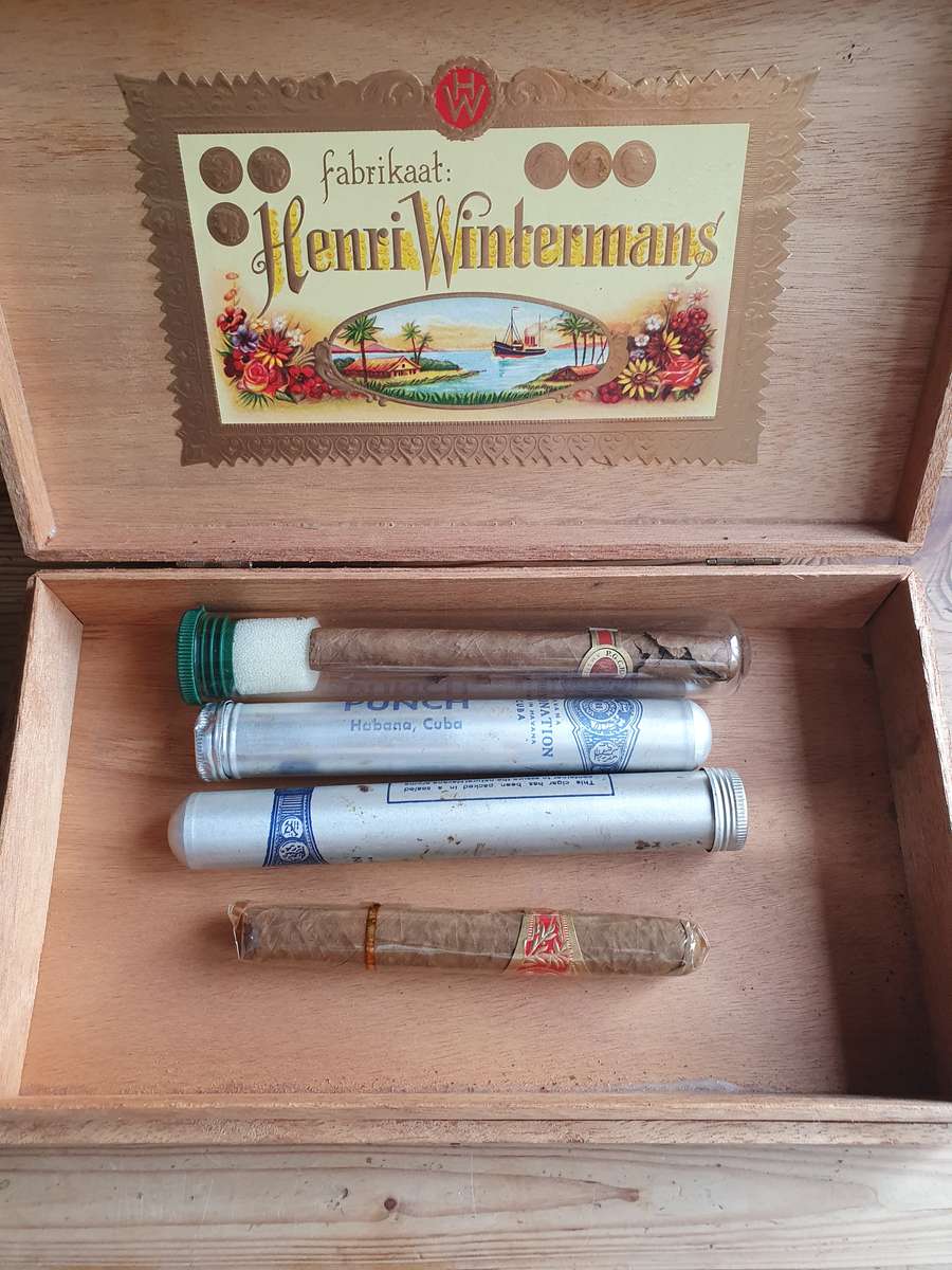 Fabrikaat HenriWintermans Cigar Box with Punch Haban Cuban Cigars