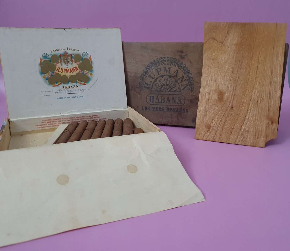 Vintage H. UPMANN Habana Cuban Cigars in Box   Made in Cuba