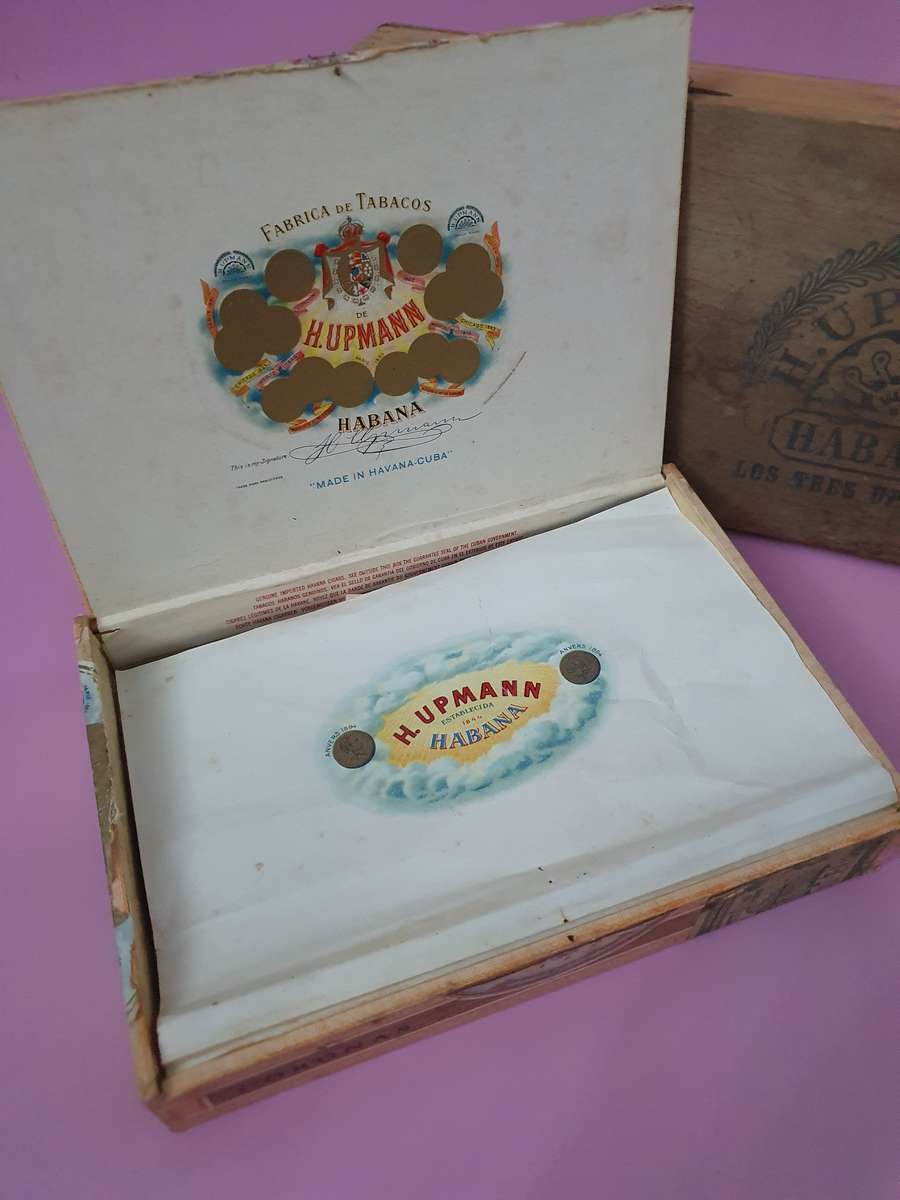 Vintage H. UPMANN Habana Cuban Cigars in Box   Made in Cuba