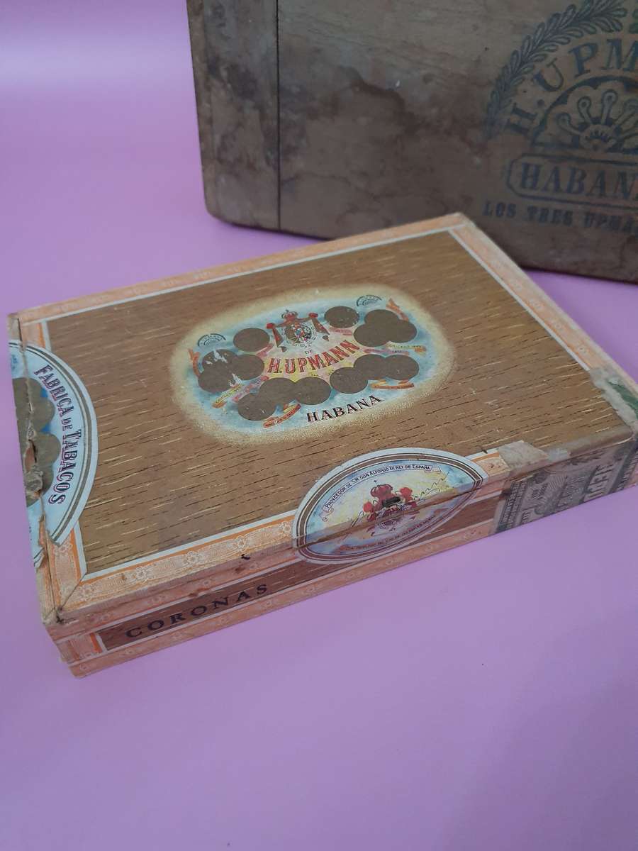 Vintage H. UPMANN Habana Cuban Cigars in Box   Made in Cuba