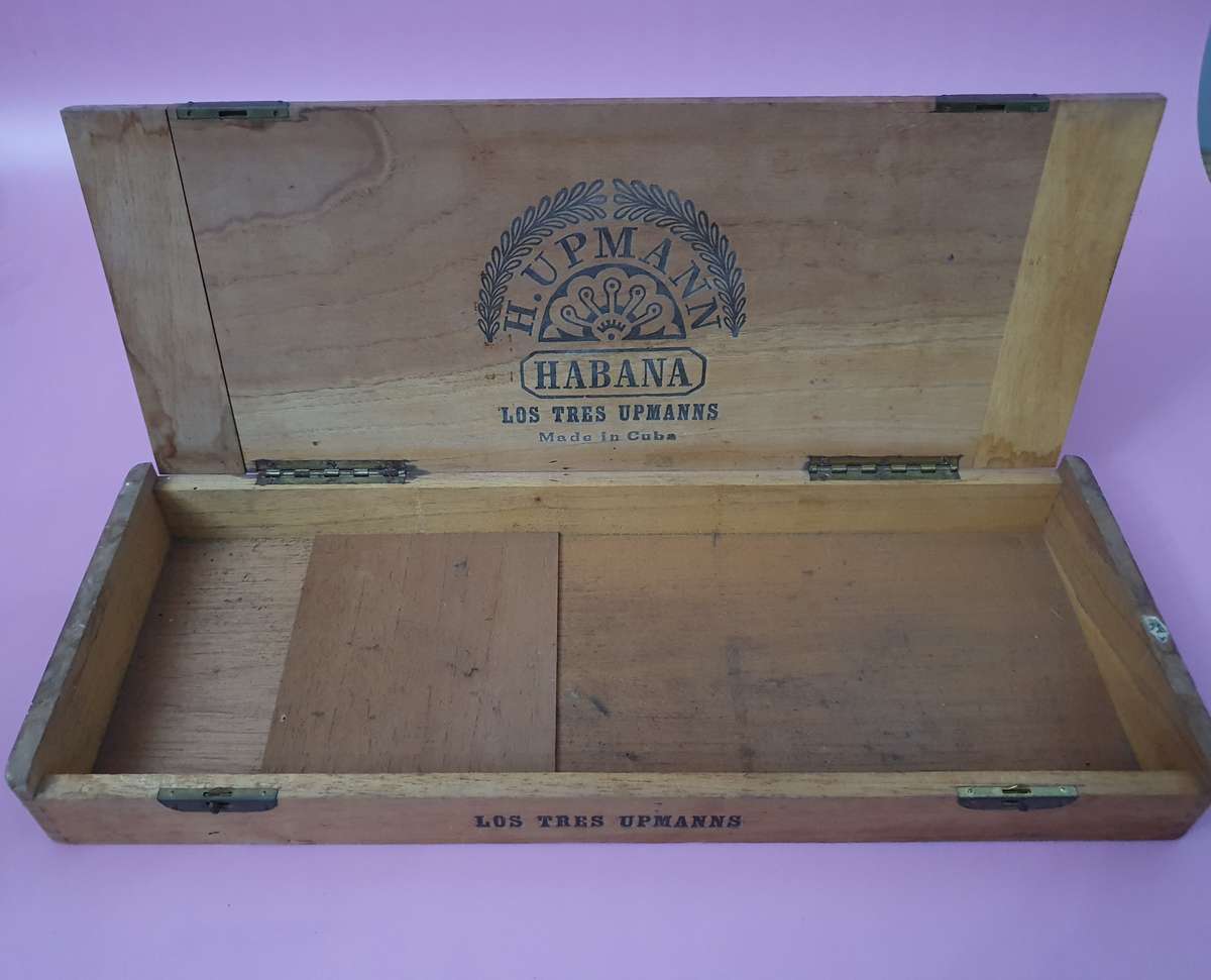 Vintage H. UPMANN Habana Cuban Cigars in Box   Made in Cuba