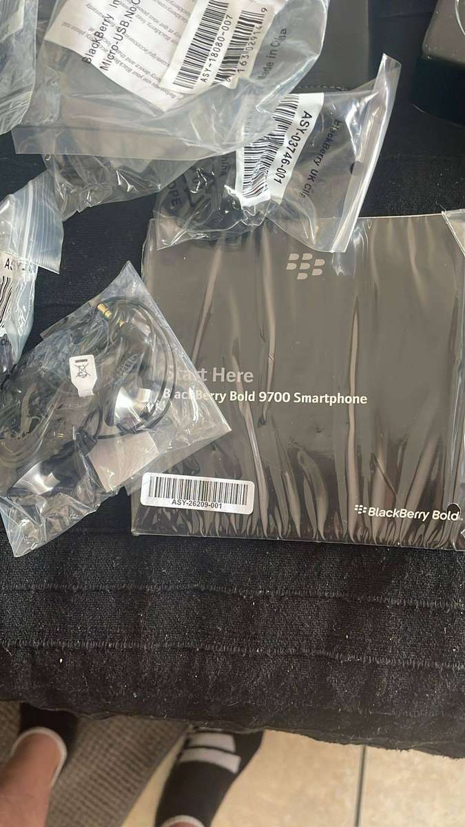 Black berry bold 9700