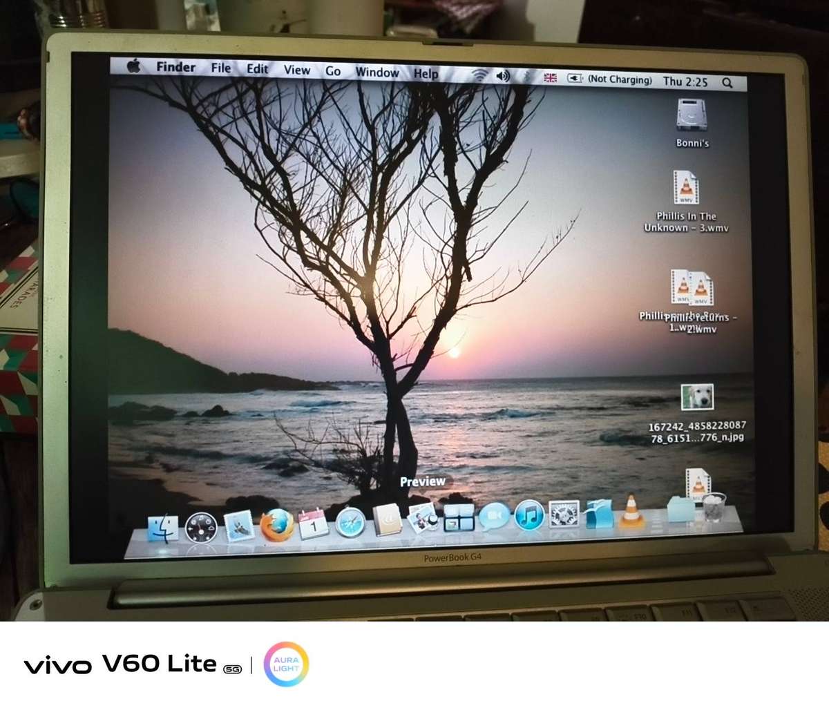apple laptop