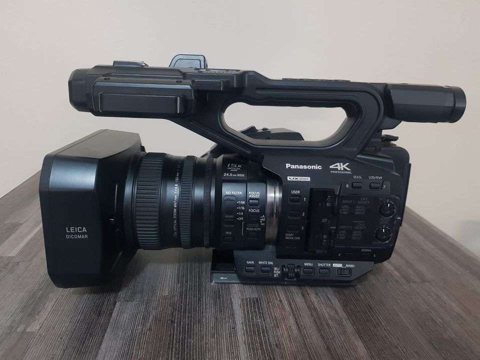 Panasonic AG-UX90 4K