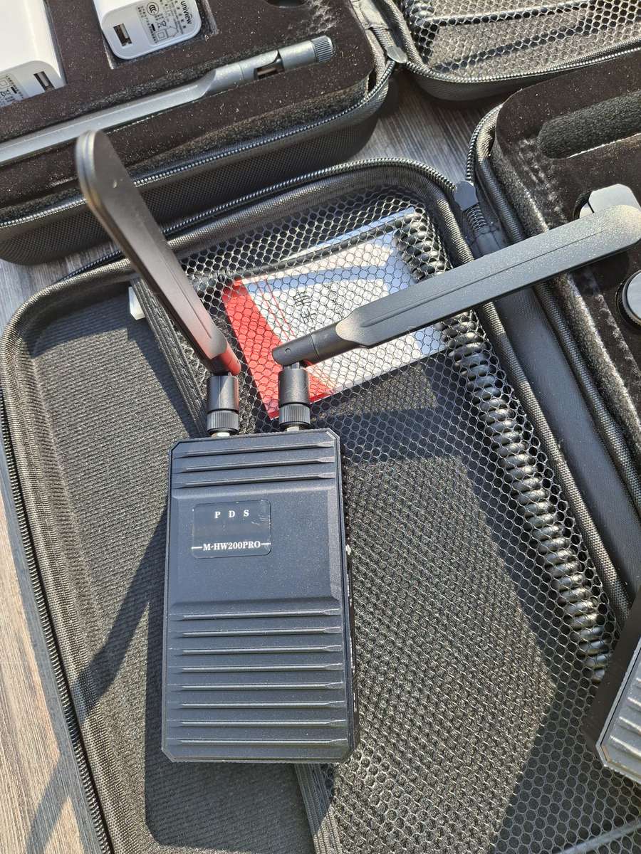 HDMI Wireless Transmitter & Receiver Set (M-HW 200 Pro)