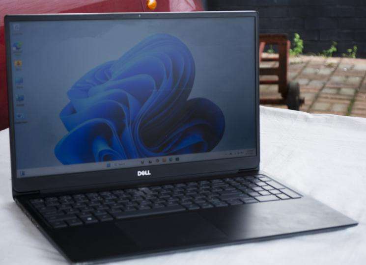 Laptops & Notebooks - dell vostro p88f, 10th gen core i7, 256 ssd