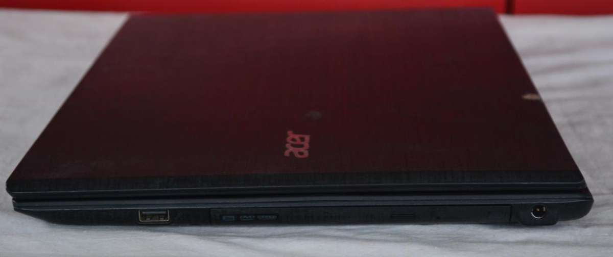 acer n15q1, 6thgen core i5, 256gb ssd, 8gb ram, 15.6 inch, hdmi, vga, dvdrw, wifi, win 11 pro, etc