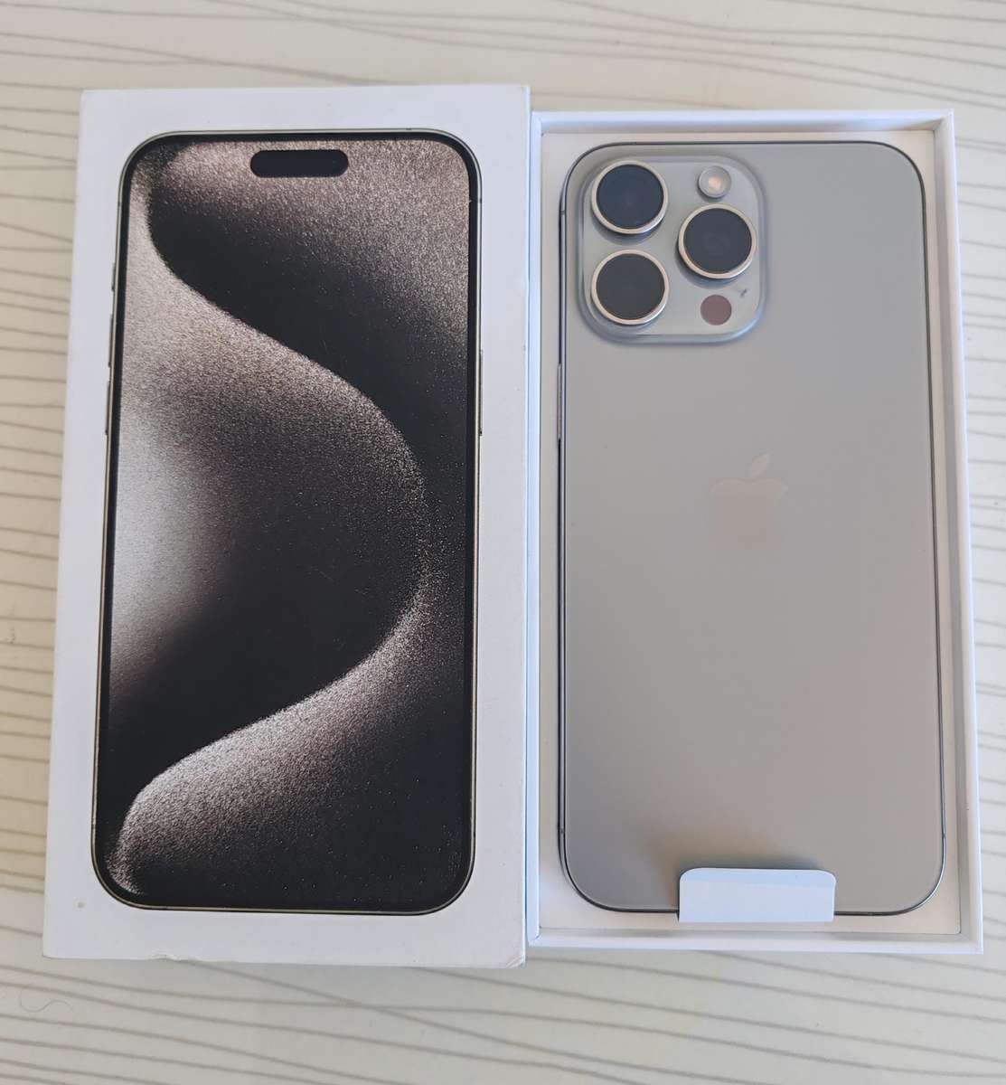 Apple iPhone 15 Pro Max 512GB - Natural Titanium