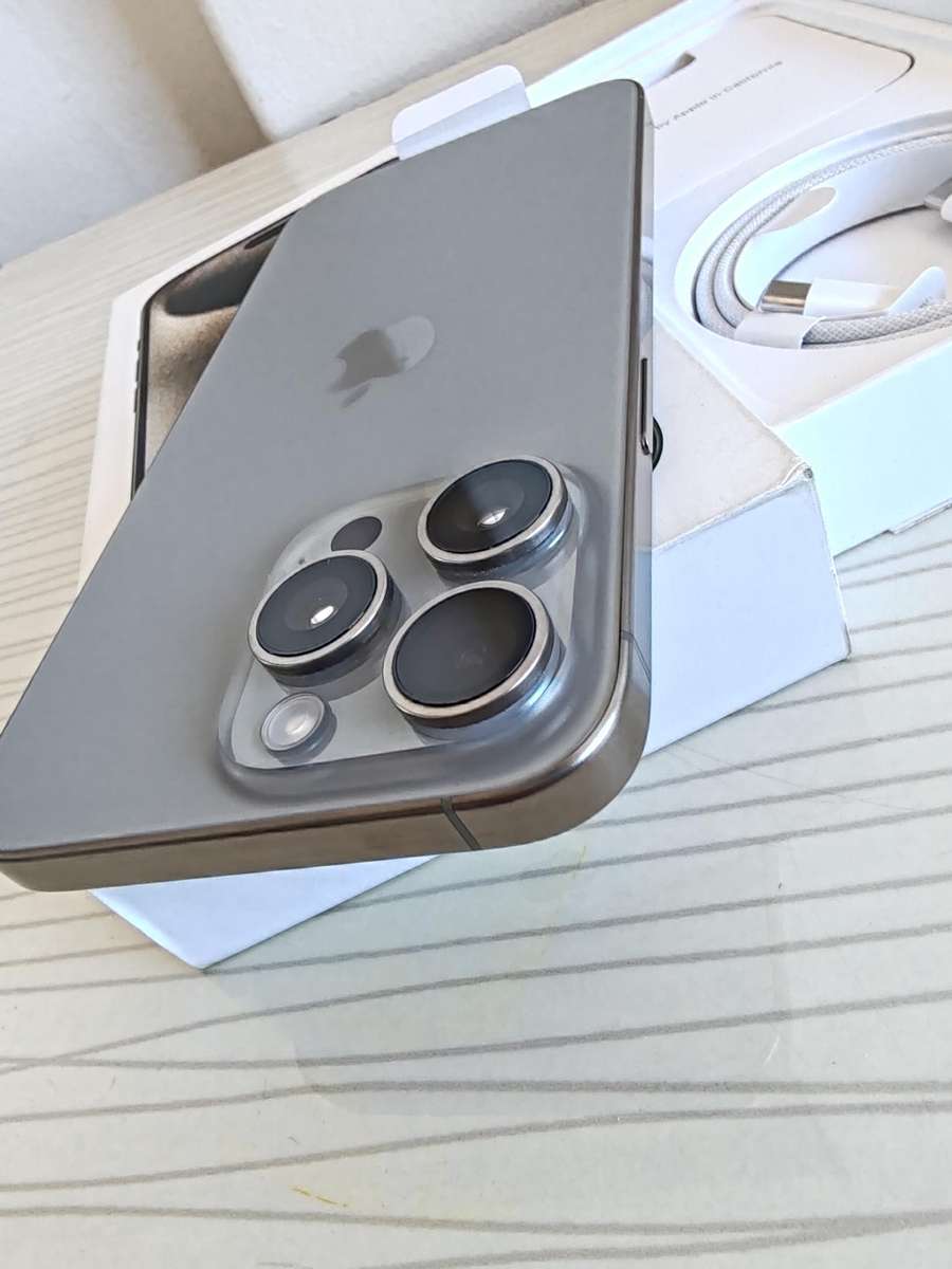 Apple iPhone 15 Pro Max 512GB - Natural Titanium