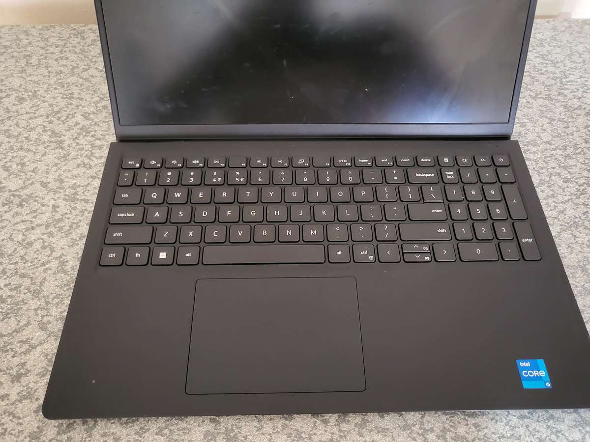 Dell Vostro 15 3510 11th Gen Intel Tiger Lake Core i5-1135G7 (not working pls read)
