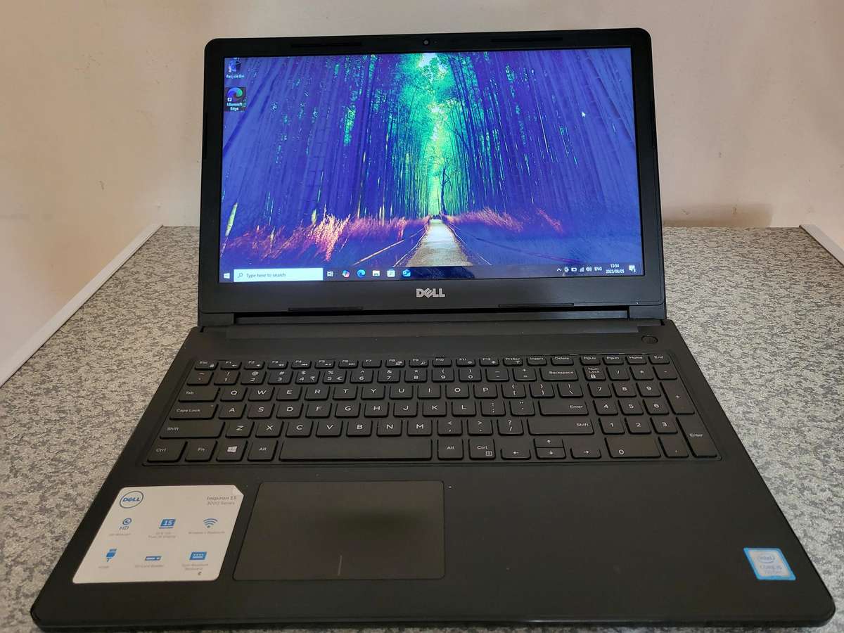 Dell Inspiron 153567 15.6 Laptop (i57200U, 8GB DDR4, 256GB SSD)
