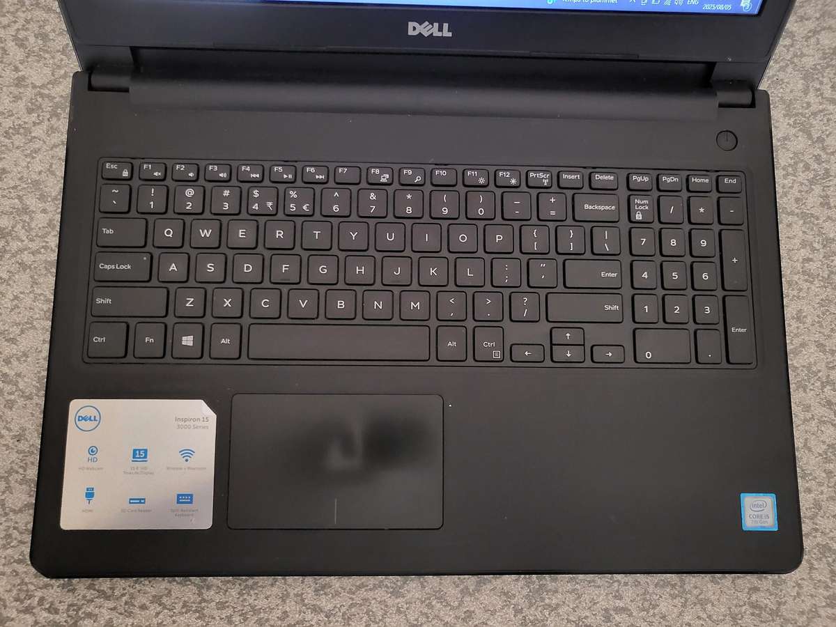 Dell Inspiron 153567 15.6 Laptop (i57200U, 8GB DDR4, 256GB SSD)