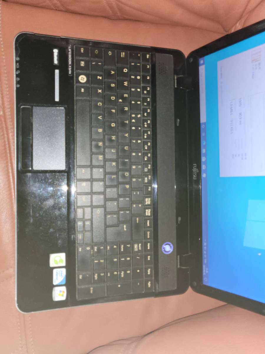 Fujitsu Lifebook AH531