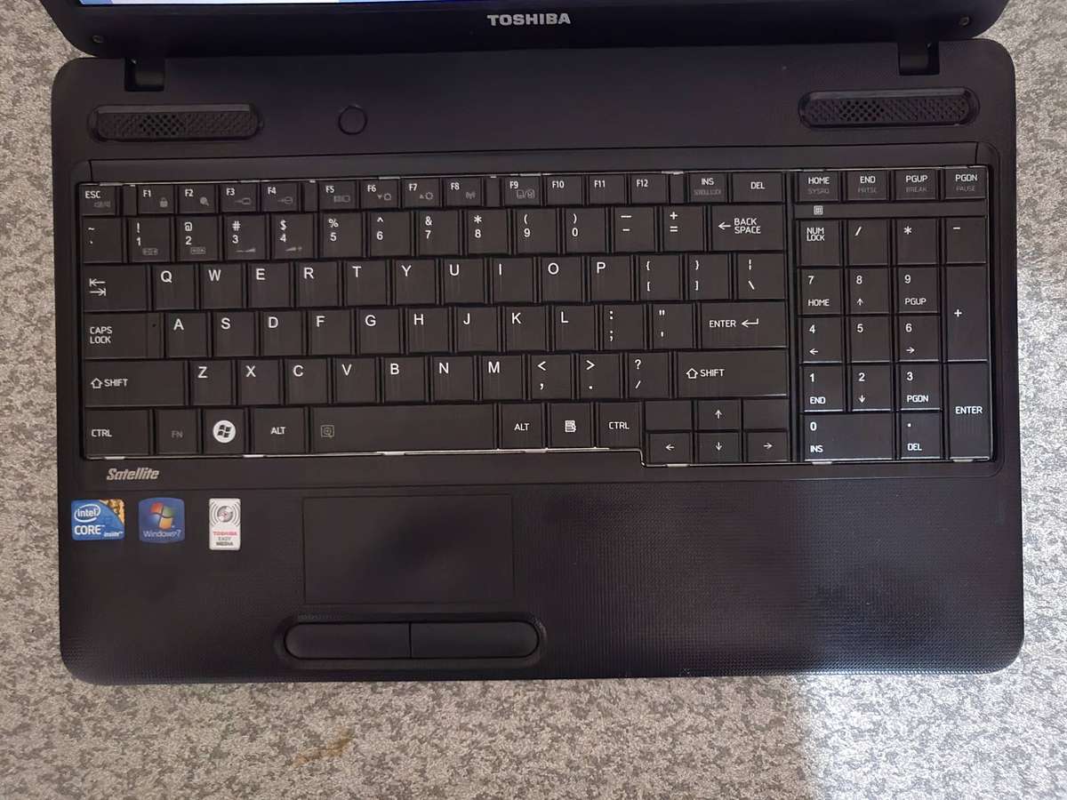 Toshiba Satellite C650  Core i3 Laptop