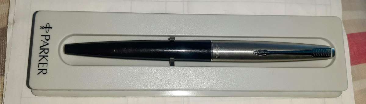 Parker 45 Flighter fountain pen in original case.Vintage