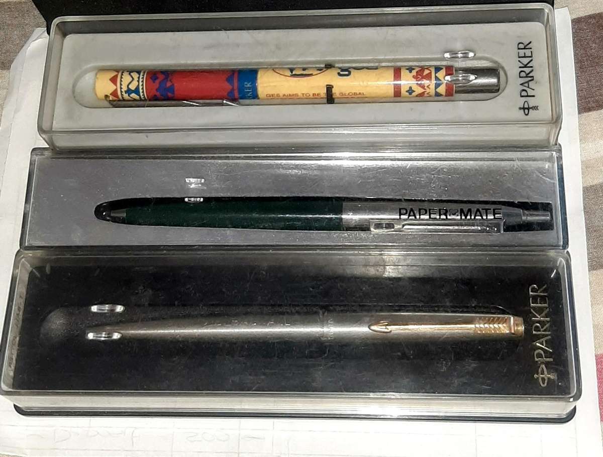Set of Parker,Paper mate and parker rollerball pens all for one price.