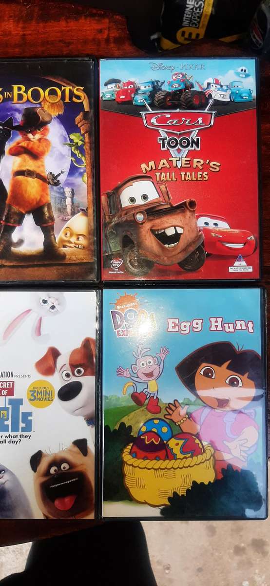 Selection of 24 children dvd's and marvels of all sorts. Look at pics.