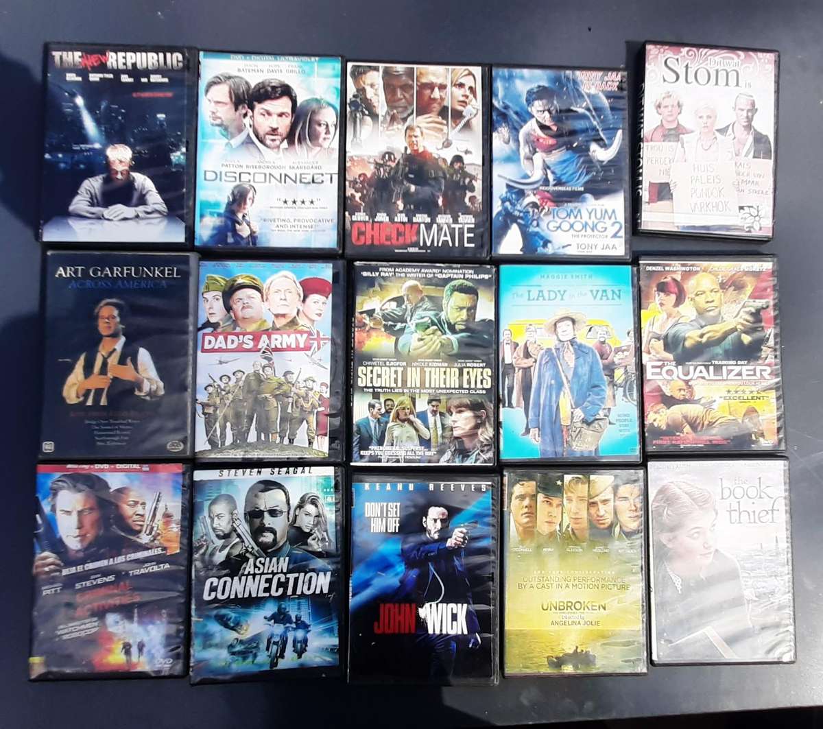 Set of 20 musical cd's Description on photos.