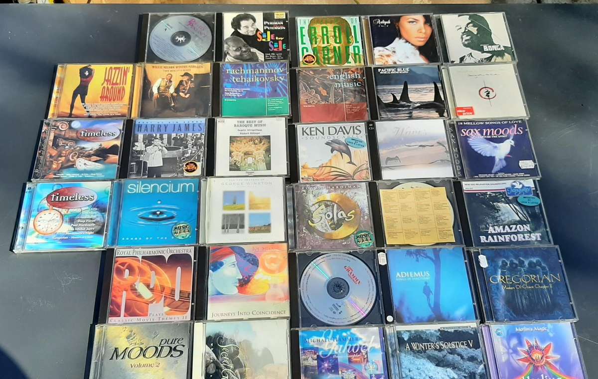 Set of 3 musical cd's. Description on photos.