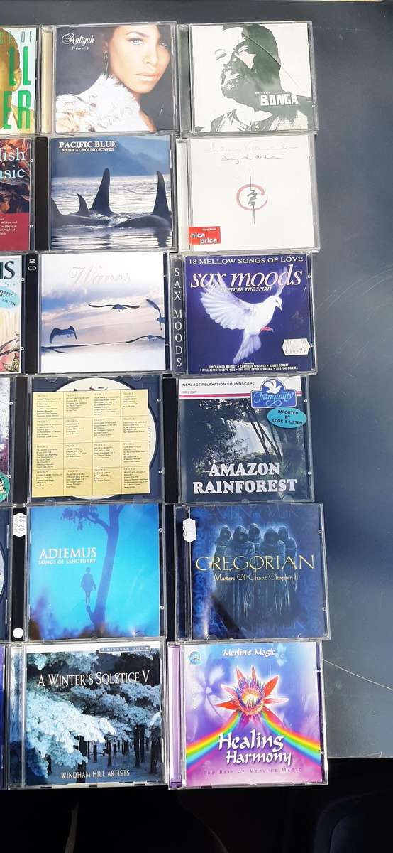 Set of 3 musical cd's. Description on photos.