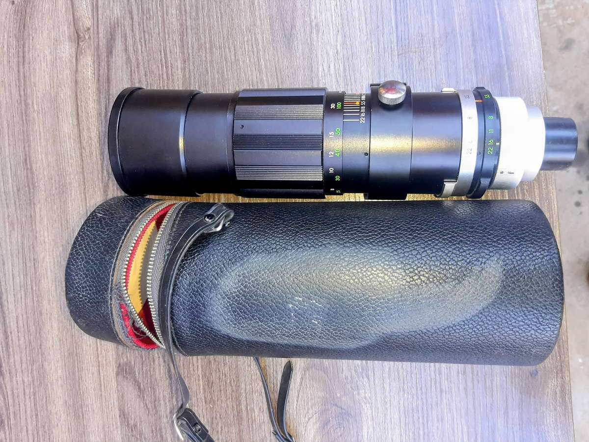 Vintage Soligor f300mm 1:5.5 camera lens auto focus.