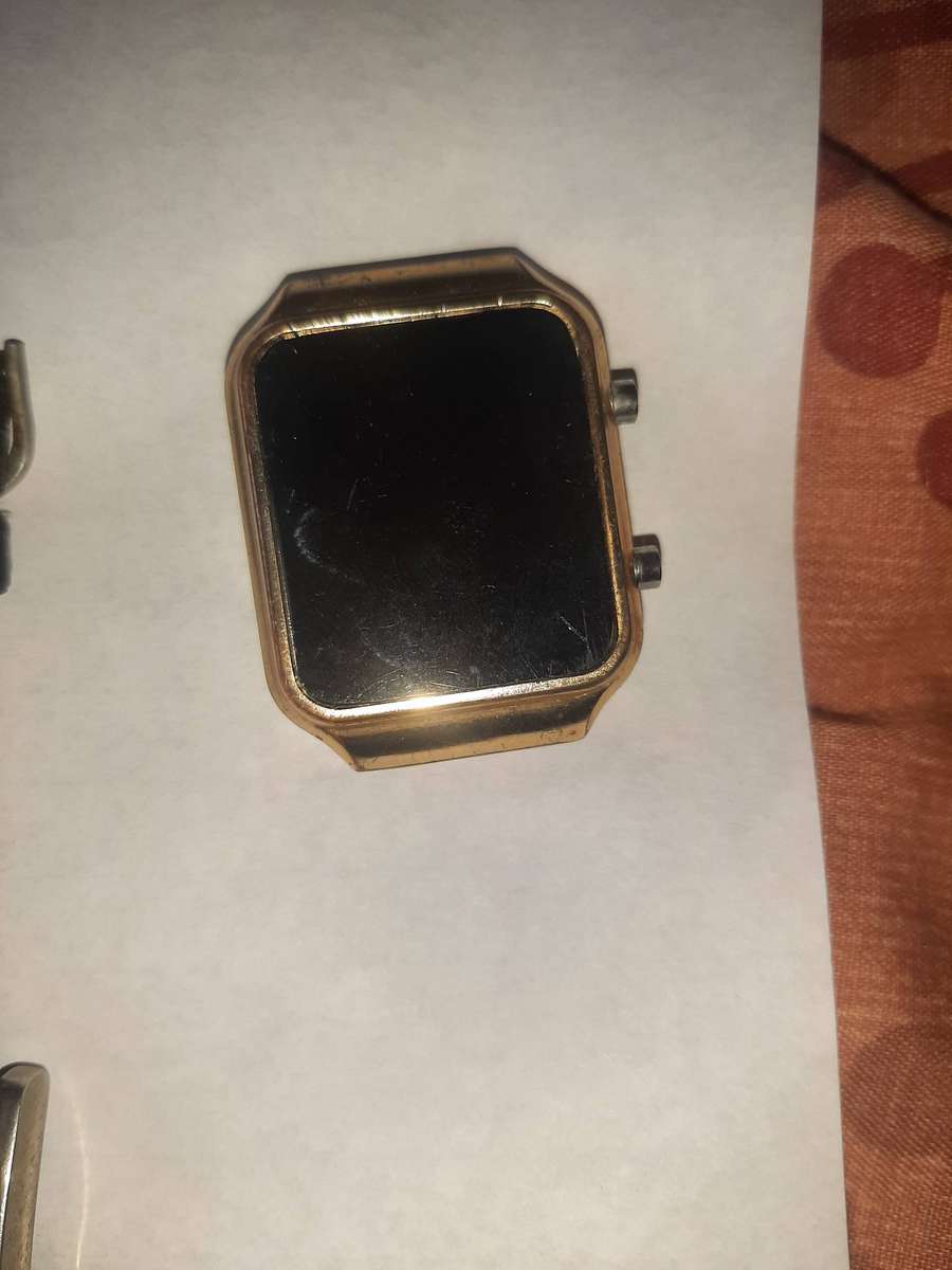 Variety of vintage quarts and memorabilia watches for parts.Including a swiss seiko.