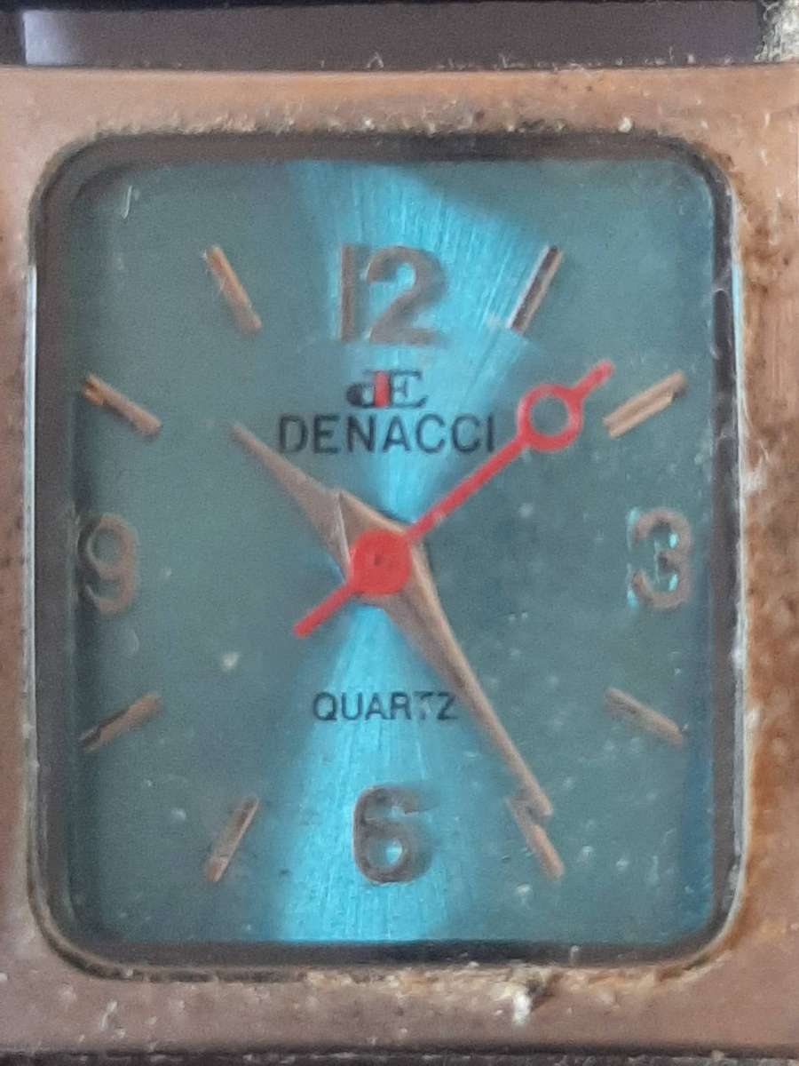 Variety of vintage quarts and memorabilia watches for parts.Including a swiss seiko.