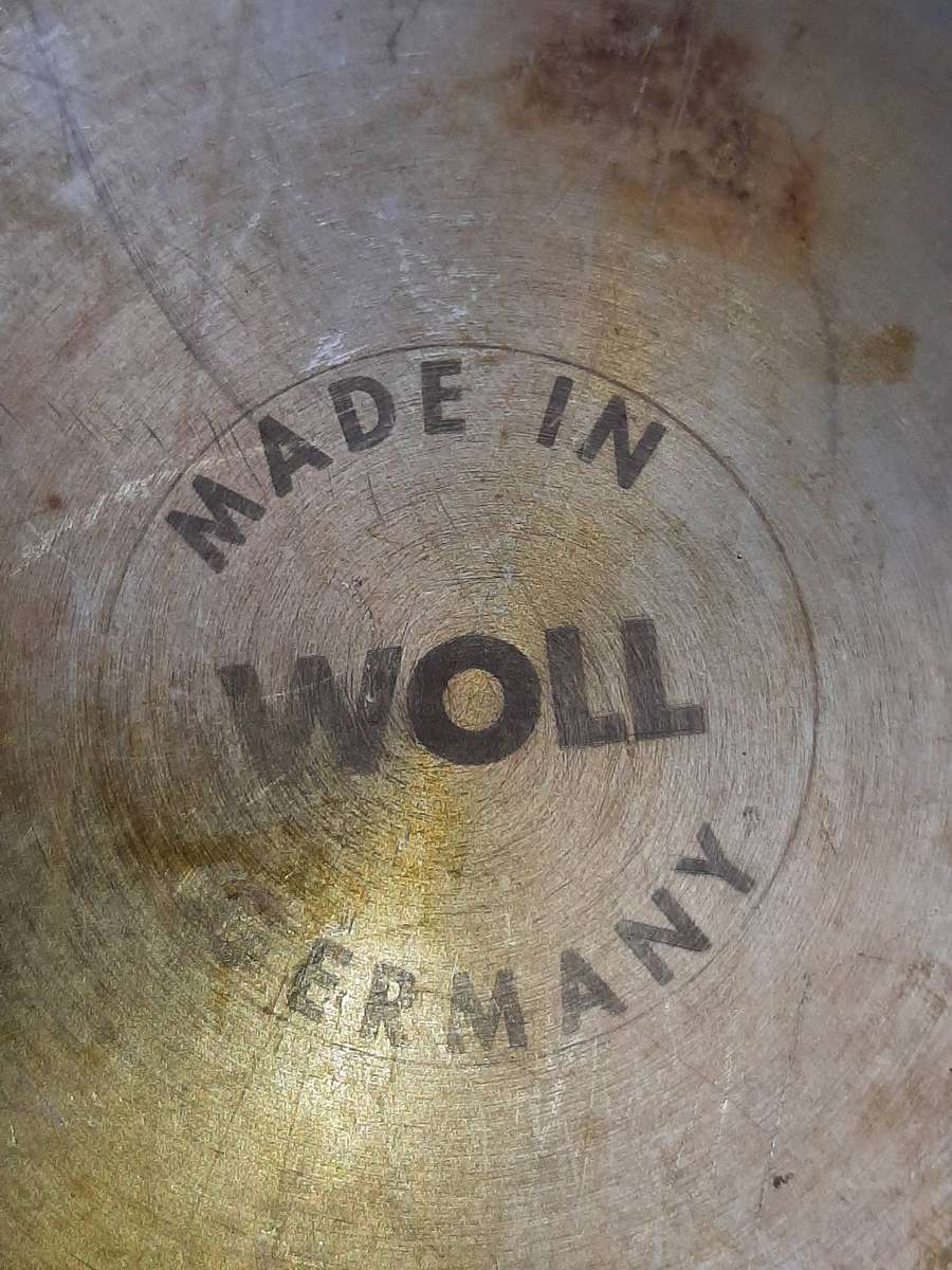 Woll Titanium Nowo Induction Pot. It is a cast aluminum pot with a non-stick titanium alloy coating.